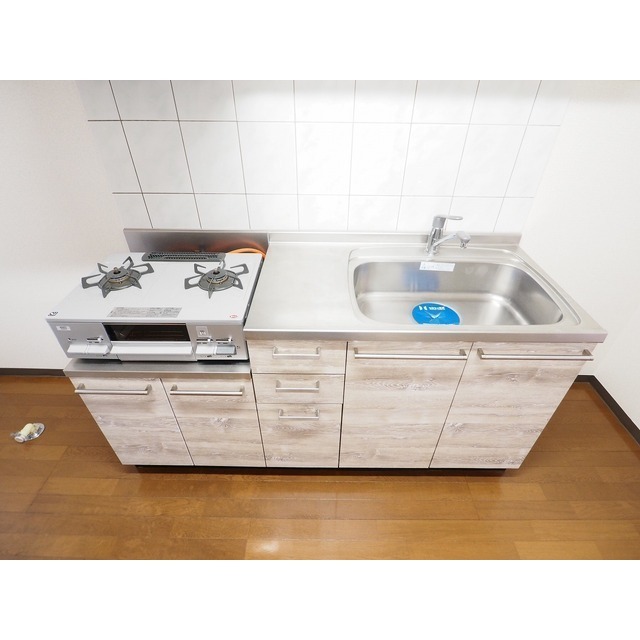 キッチン　（参考）他室の写真を使用しています。現況優先となります。