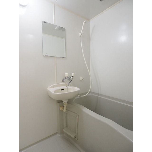 バス・シャワールーム　（参考）他室の写真を使用しています。現況優先となります。