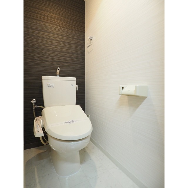 トイレ　（参考）他室の写真を使用しています。現況優先となります。