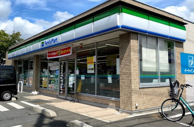 コンビニ　ファミリーマート 八王子下柚木二丁目店（コンビニ）まで182m