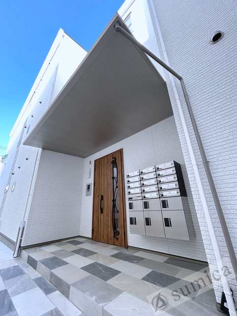 エントランス　オシャレなデザインです♪♪