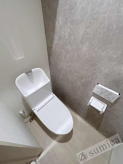 トイレ　温水洗浄便座完備♪