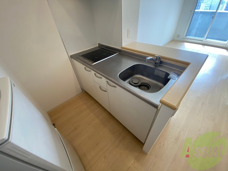 キッチン　システムキッチン完備で２口ついているので料理もできます！