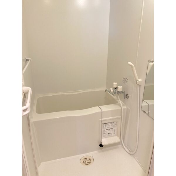 バス・シャワールーム　ゆったり過ごせるお風呂です