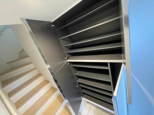 収納　シューズボックス