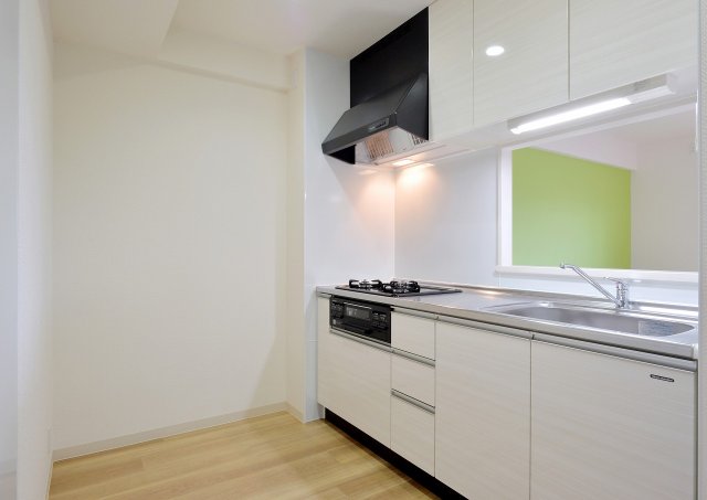 キッチン　写真はイメージです。色仕様は現況優先になります。