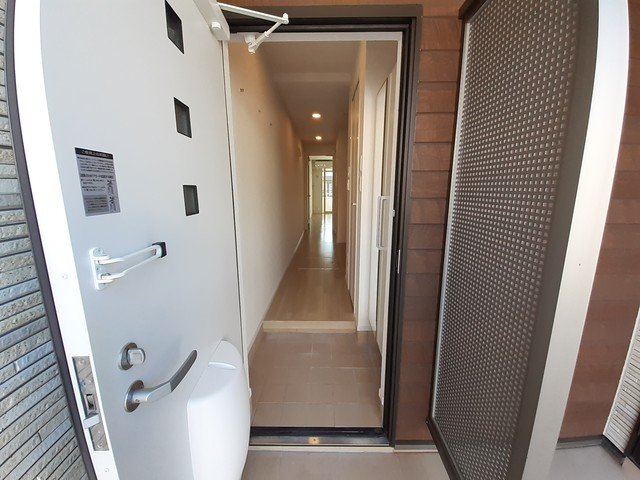 玄関　収納もある玄関です