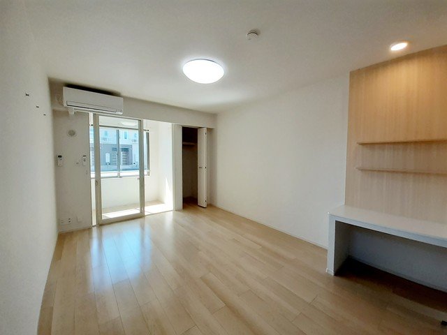 居室・リビング　こちらの居間で趣味の時間をお楽しみください