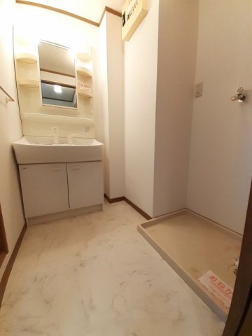 洗面設備　使いやすい洗面所です