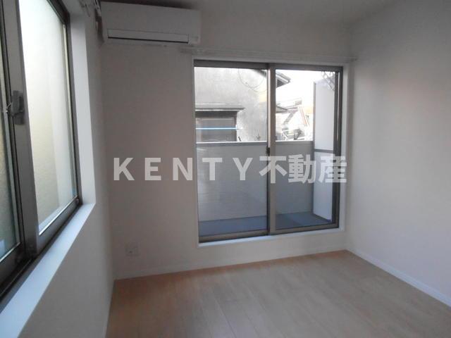 居室・リビング　こちらの居間で趣味の時間をお楽しみください