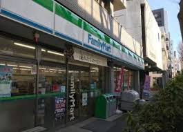 コンビニ　ファミリーマート 杉並下高井戸四丁目店（コンビニ）まで559m