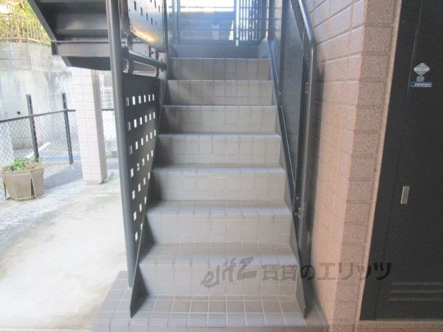 エントランス　階段
