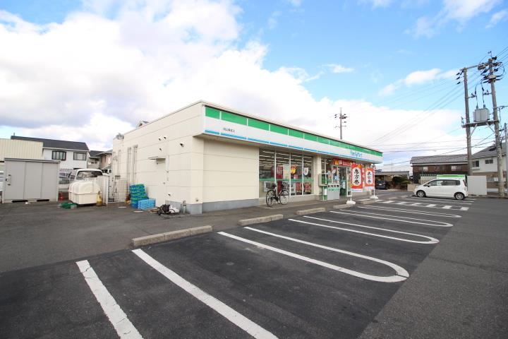 コンビニ　ファミリーマート岡山兼基店（コンビニ）まで600m