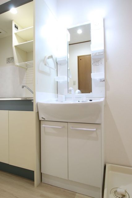 洗面設備　洗髪洗面化粧台