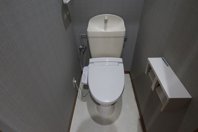 トイレ　温水洗浄便座