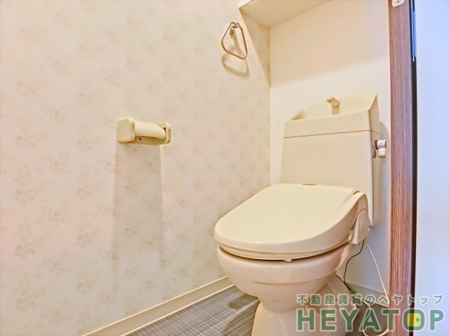 トイレ　温水洗浄便座（同仕様写真）