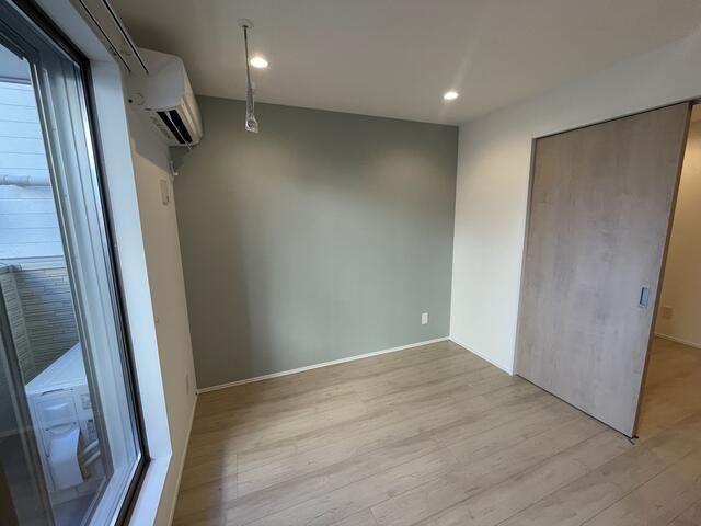 居室・リビング　こちらの居間で趣味の時間をお楽しみください