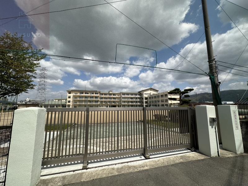 小学校　八尾市立北山本小学校（小学校）まで797m