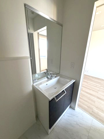 洗面設備　コンパクトで使いやすい洗面所