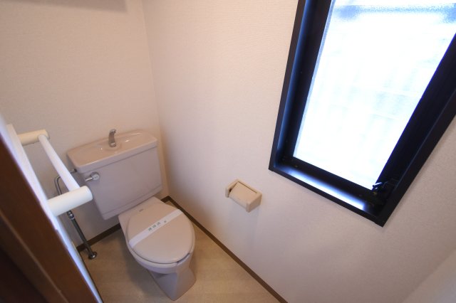 トイレ　別部屋参考写真