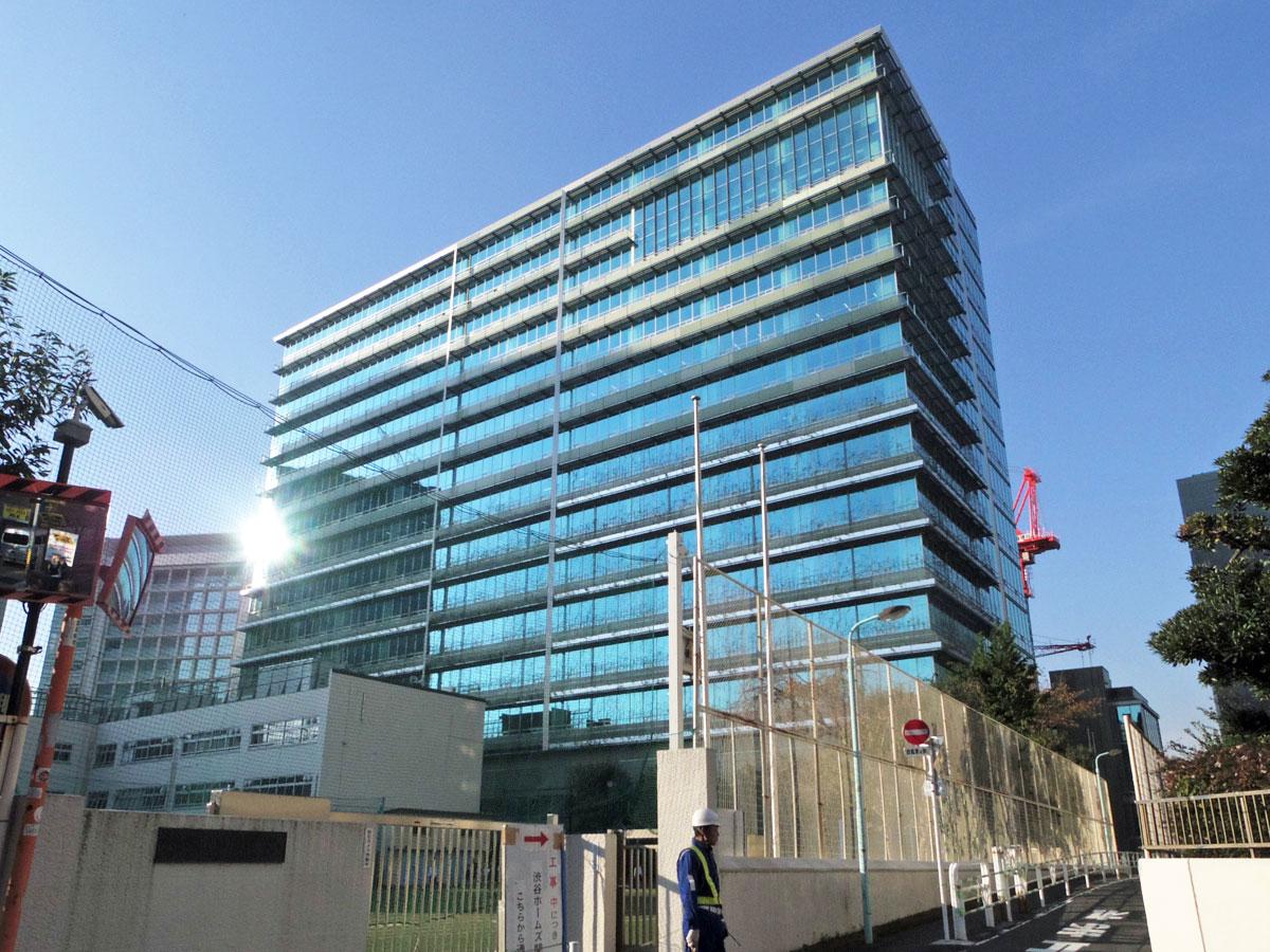 役所　渋谷区役所（役所）まで291m