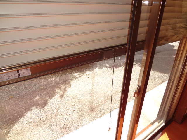 その他　シャッター付き。