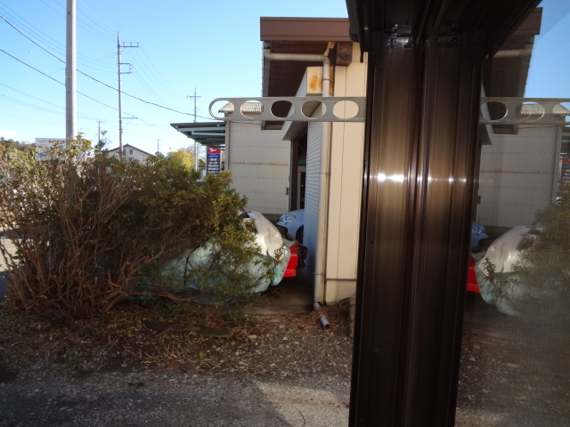 バルコニー　室外物干し。