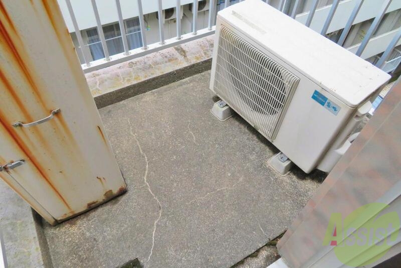 バルコニー　天気の良い日はバルコニーに出るのもよいですね。