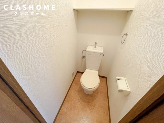 トイレ　同物件の別部屋になります。