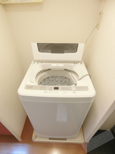 洗面設備　洗濯機付き