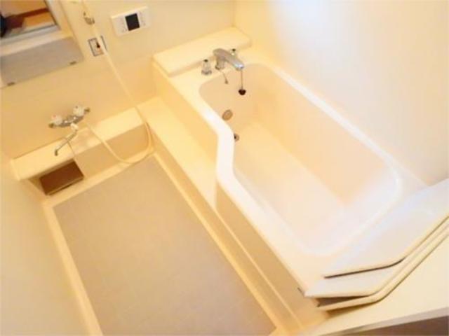 バス・シャワールーム　別タイプのお部屋の参考写真