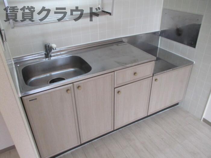 キッチン　同じ建物の別のお部屋の写真になります！