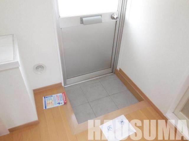 玄関　玄関※他号室参考写真です