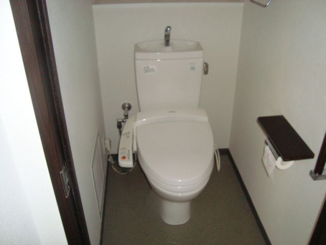 トイレ　ウォシュレット設備のトイレです。