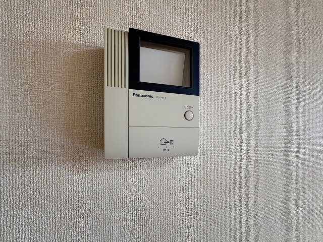 セキュリティ　掲載写真は同型の左右反転の部屋を掲載しております。実際のお写