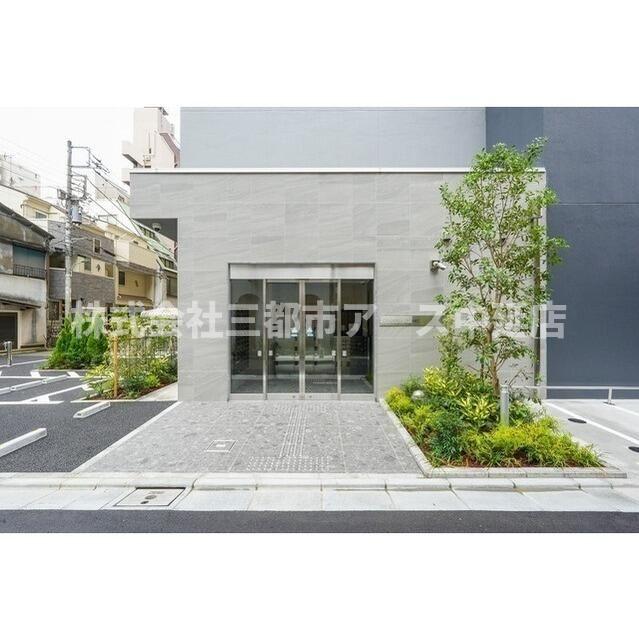 エントランス　コンフォリア・リヴ西蒲田