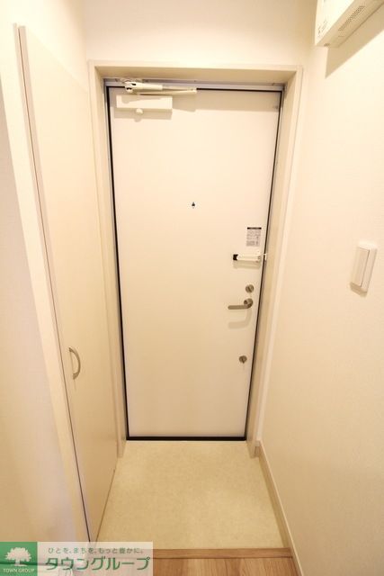 玄関　同施工会社同タイプ　の別建物写真になります。