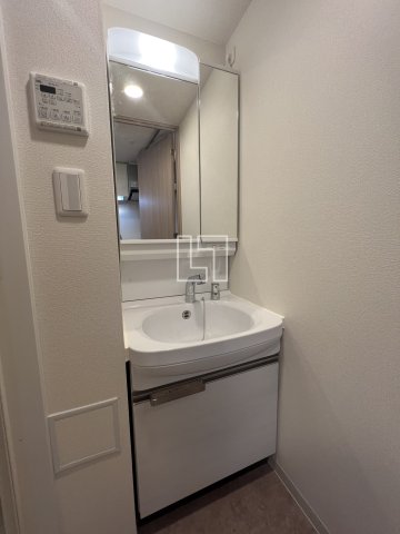 洗面設備　エステムコート四天王寺夕陽丘II　独立洗面台