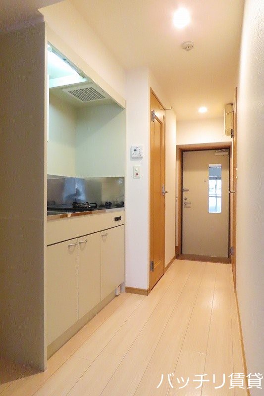 エントランス　画像は別号室イメージの為、現況を優先いたします。