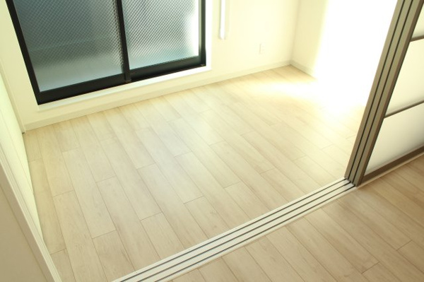 その他　明るい洋室です