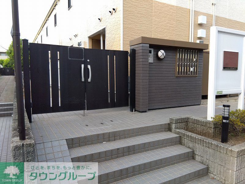 エントランス　オートロックゲート