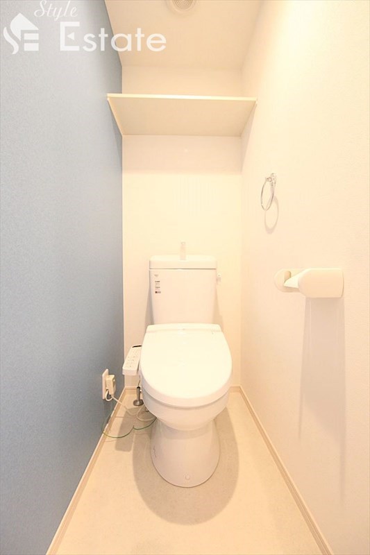 トイレ　温水洗浄便座付シャワートイレ