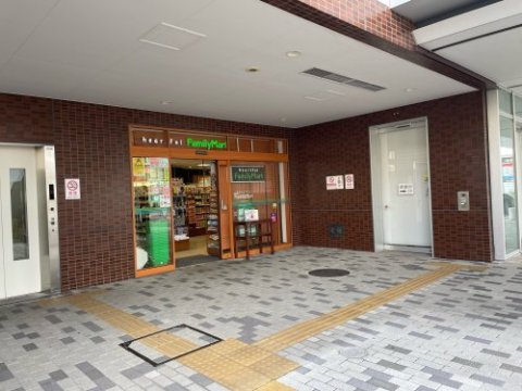 コンビニ　ファミリーマート 名鉄病院店（コンビニ）まで973m