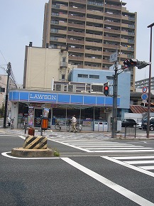 コンビニ　ローソン長柄東二丁目店（コンビニ）まで351m