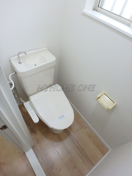 トイレ　温水洗浄便座