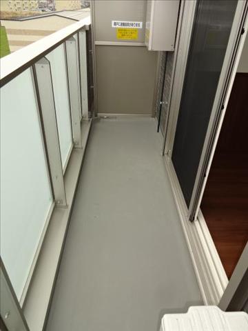 バルコニー　南向きのバルコニーで、陽も入りますね。