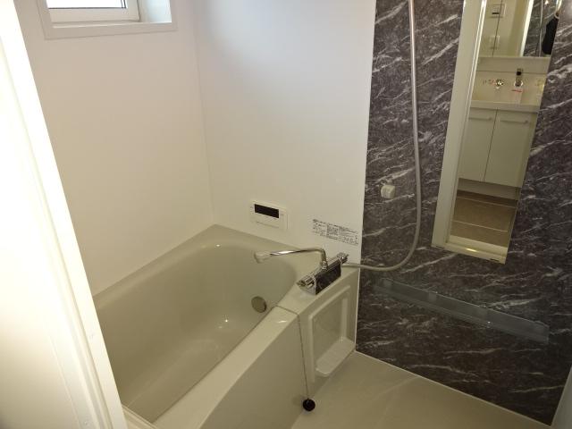 バス・シャワールーム　追焚き付、一日の疲れを癒してください。