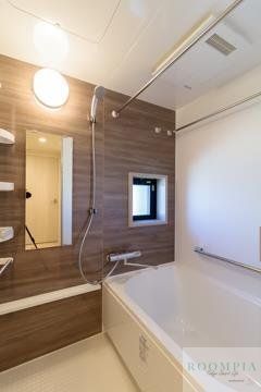 バス・シャワールーム　※同タイプの別のお部屋です。