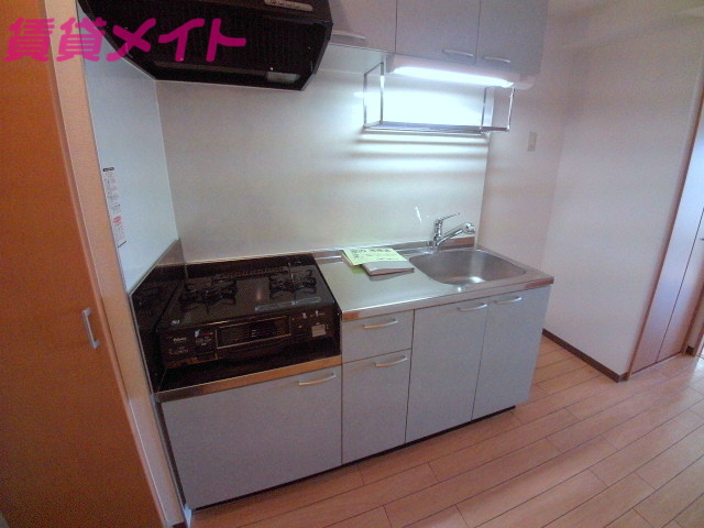 キッチン　キッチン同物件別部屋の写真