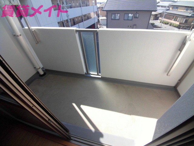 バルコニー　バルコニー同物件別部屋の写真